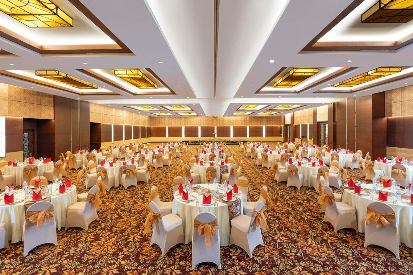 Swiss-Belhotel Danum Palangkaraya Exterior foto